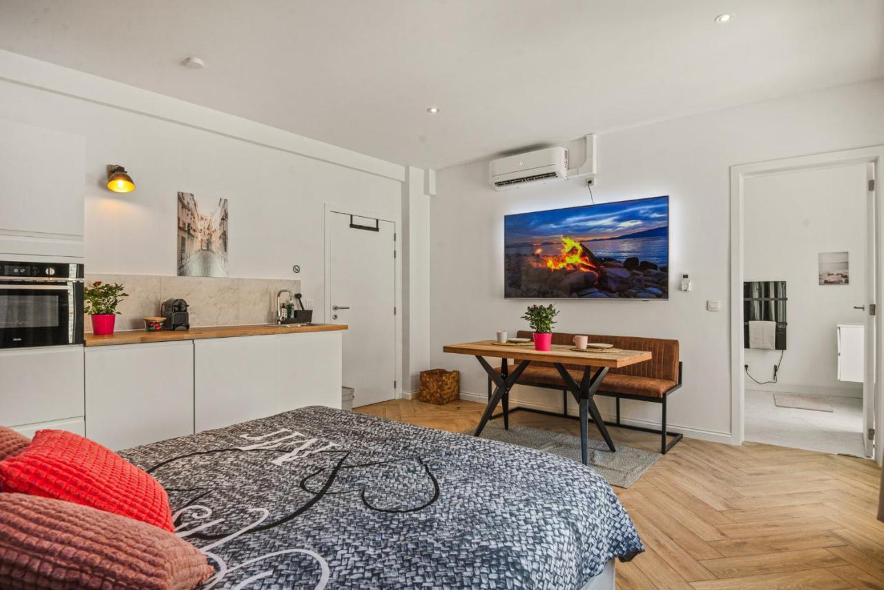 Suite City Center In Quiet Street & Airco Antwerpen Ngoại thất bức ảnh